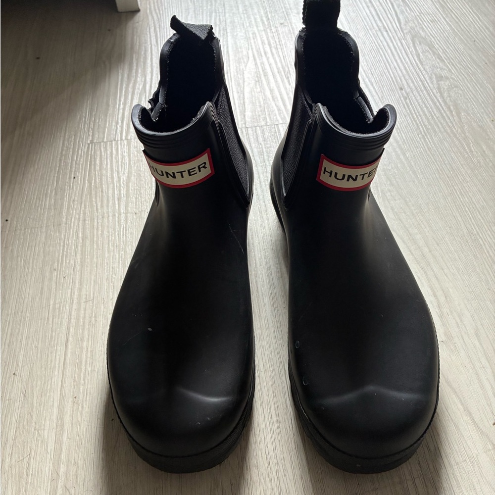 Hunter Matte Black Chelsea Boots with Logo Badge